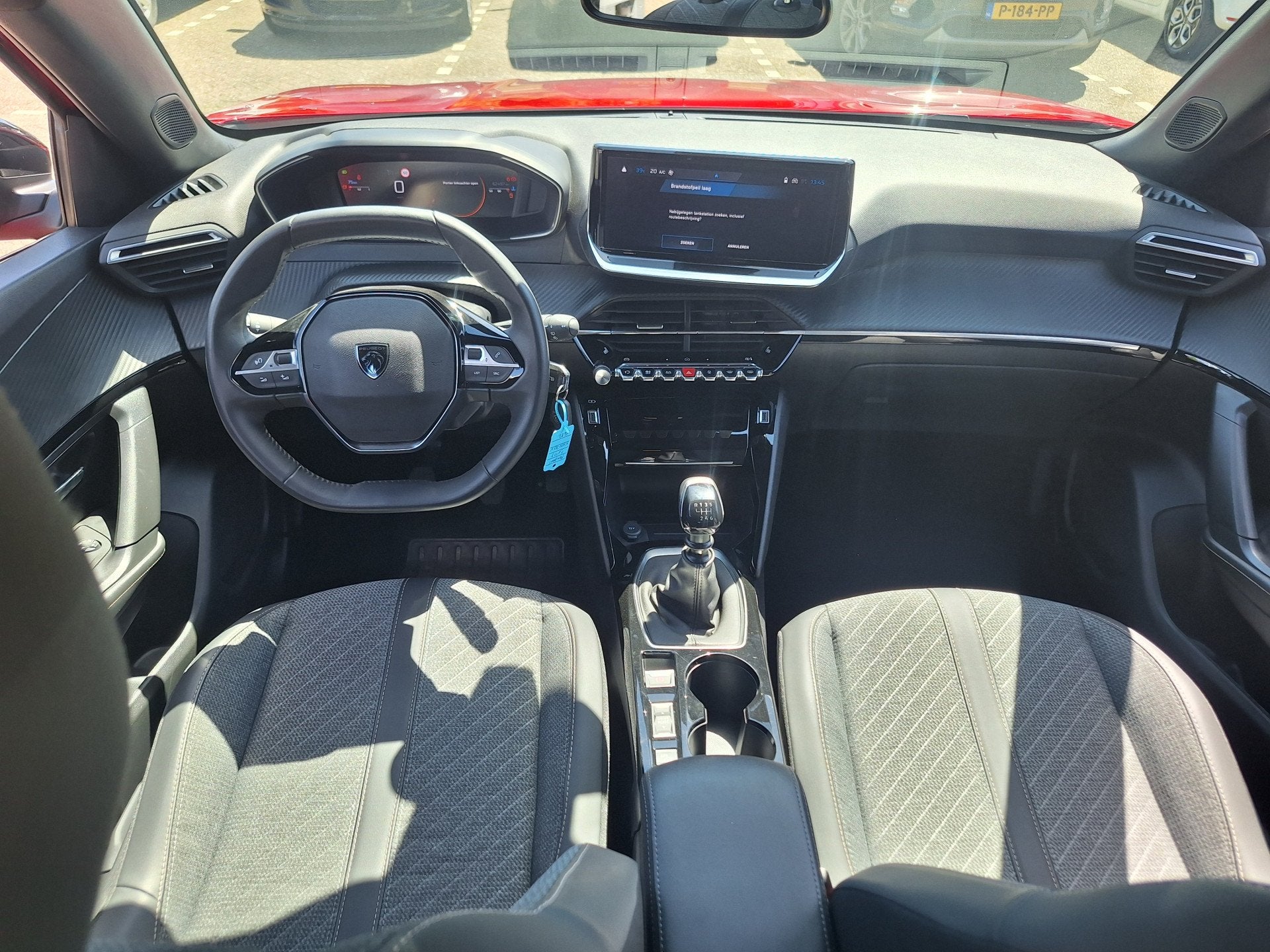 Peugeot 2008 1.2 PureTech 100 Allure (bj 2024), Auto's, 12 maanden, Gebruikt, Euro 6, 1199 cc