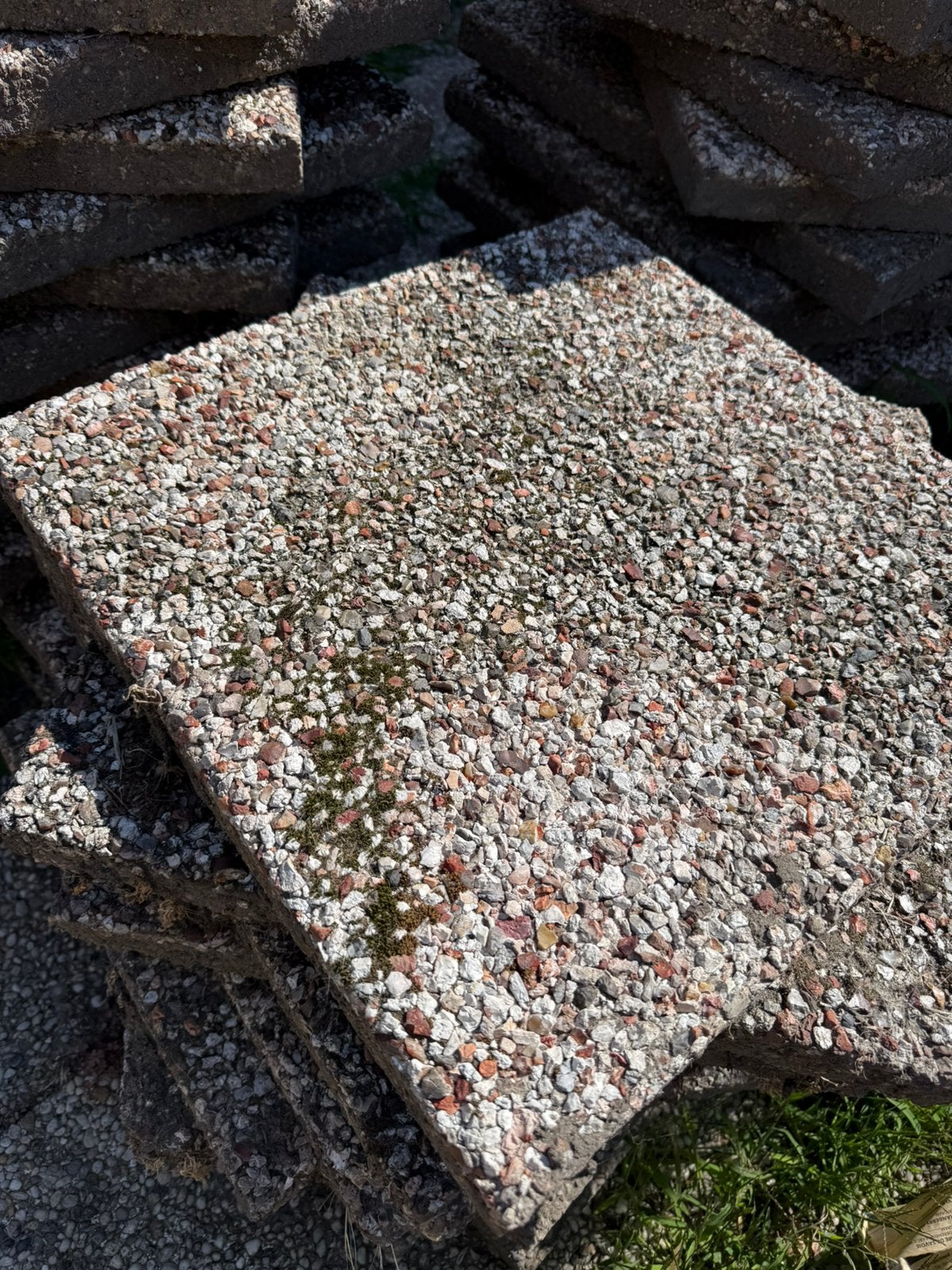 Gratis Grindtegels, Tuin en Terras, Ophalen, Zo goed als nieuw, Beton, Terrastegels