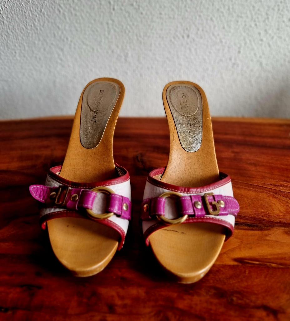 Dolce & Gabbana leren buckle klompjes, Kleding | Dames, Schoenen, Overige kleuren, Zo goed als nieuw, Sandalen of Muiltjes, Ophalen of Verzenden
