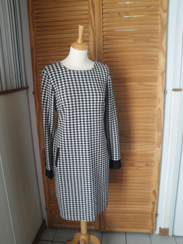 Zwart/wit jurkje ANGELLE MILAN maat M (z.g.a.n.), Kleding | Dames, Maat 38/40 (M), Angelle Milan, Meerkleurig, Ophalen of Verzenden