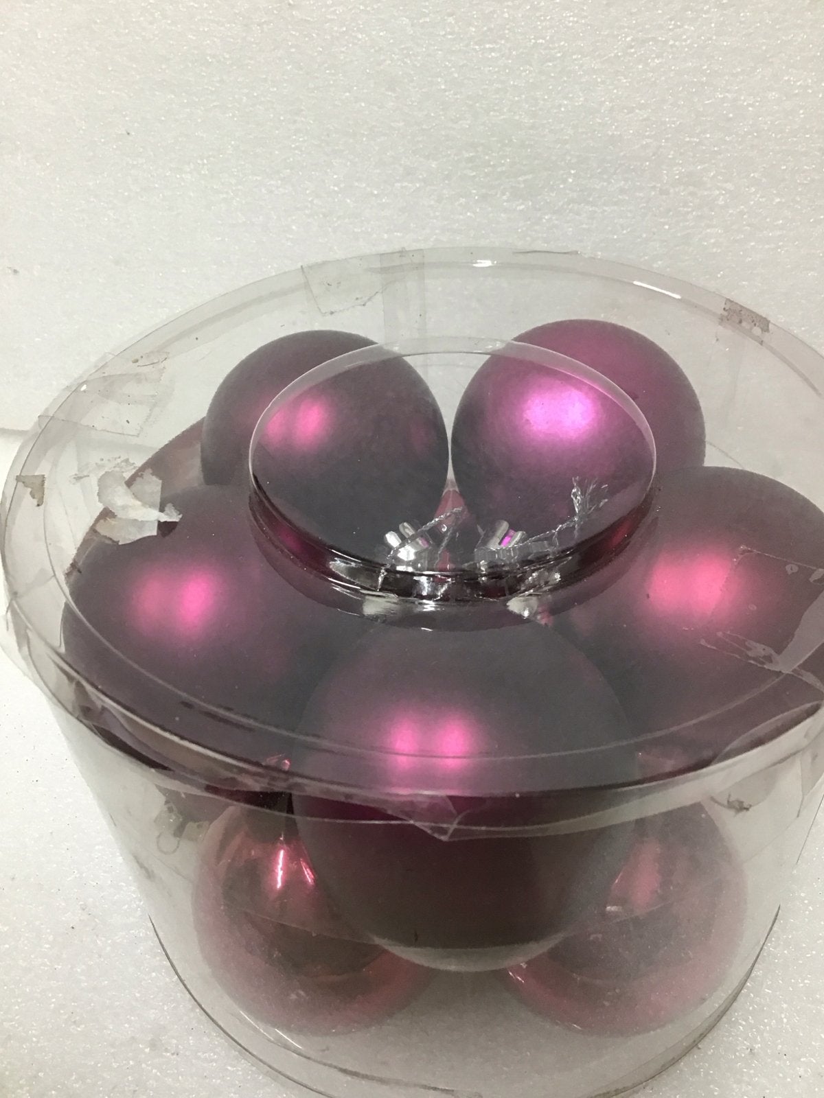 Verpakking met rood/paars glazen kerstballen, Diversen, Ophalen of Verzenden, Gebruikt