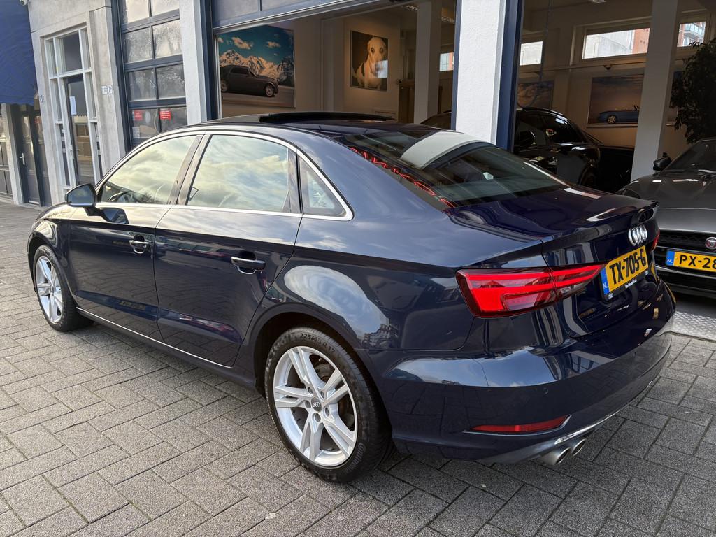 Audi A3 Limousine 35 TFSI CoD Design NL AUTO/PANORAMA, Euro 6, 4 cilinders, 150 pk, Blauw