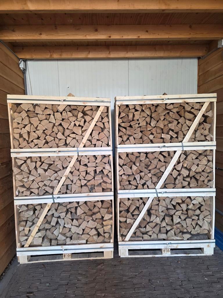 Vrachtwagen 24 kratten Eik, Berk, Es,Haagbeuk 1.8-2 kub, Tuin en Terras, Haardhout, 6 m³ of meer, Ophalen of Verzenden