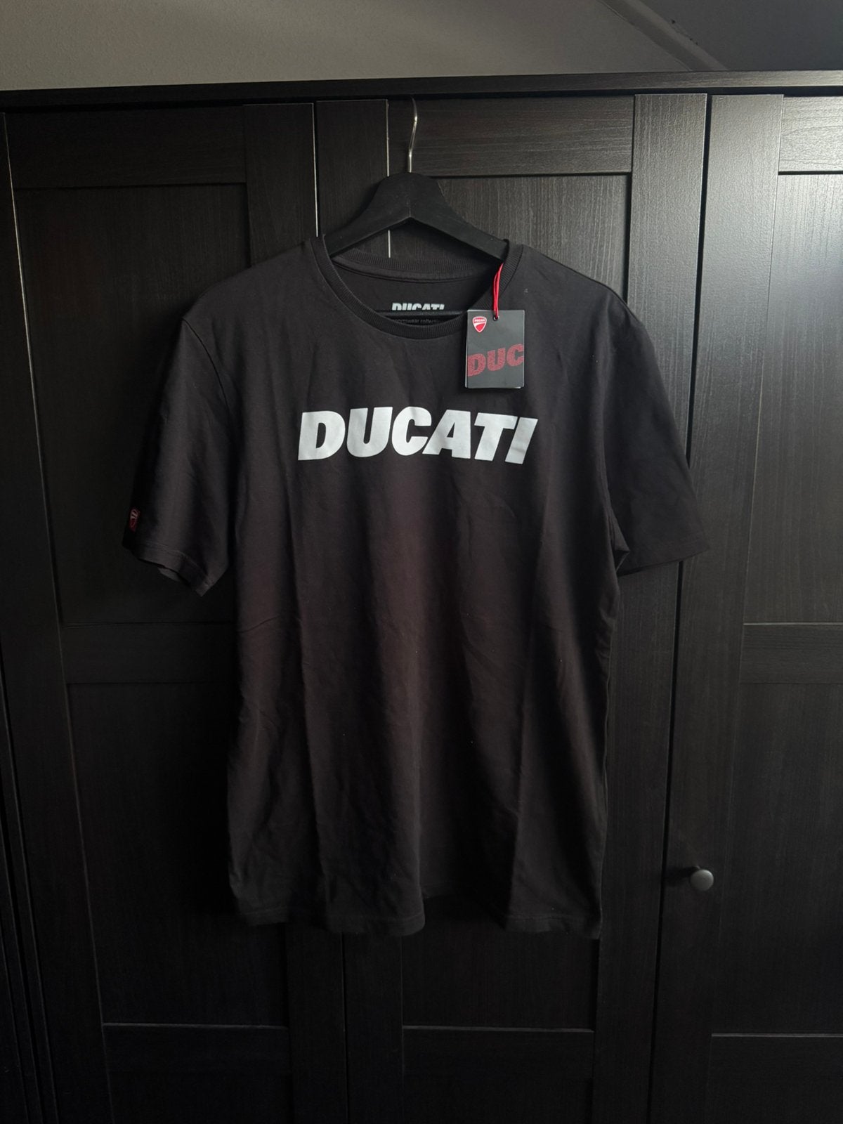 Nieuw zwart origineel Ducati t-shirt. Maat M, Ophalen of Verzenden, Nieuw, Maat 48/50 (M), Zwart