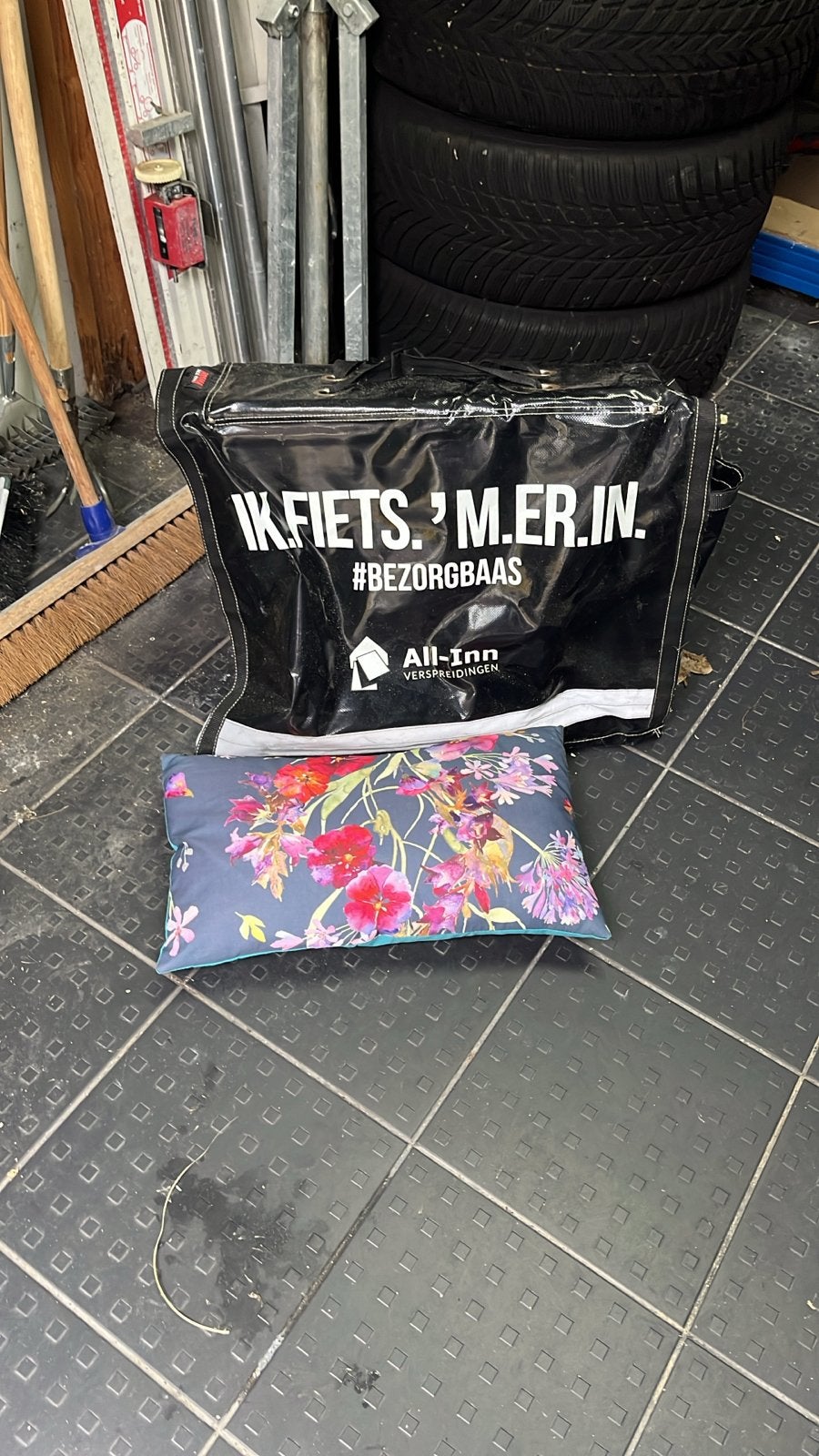 All-Inn Verspreidingen Krantentas - Bezorgbaas, Ophalen, Gebruikt