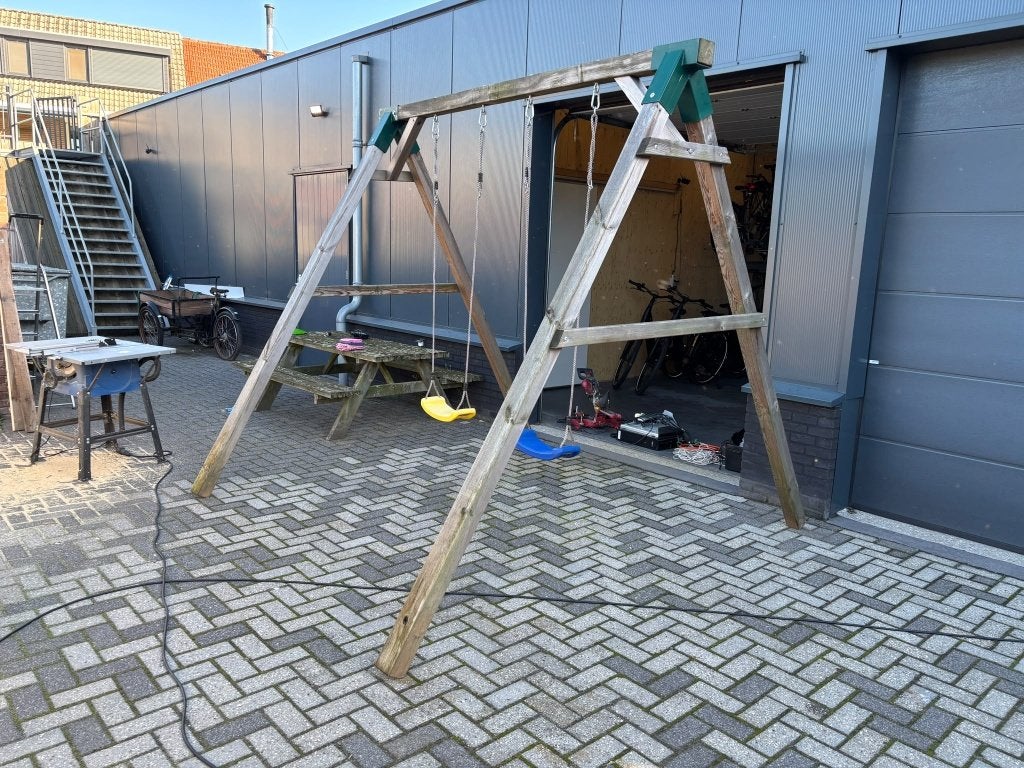 Degelijke houten dubbele schommel in goede staat, Ophalen, Gebruikt, Schommel