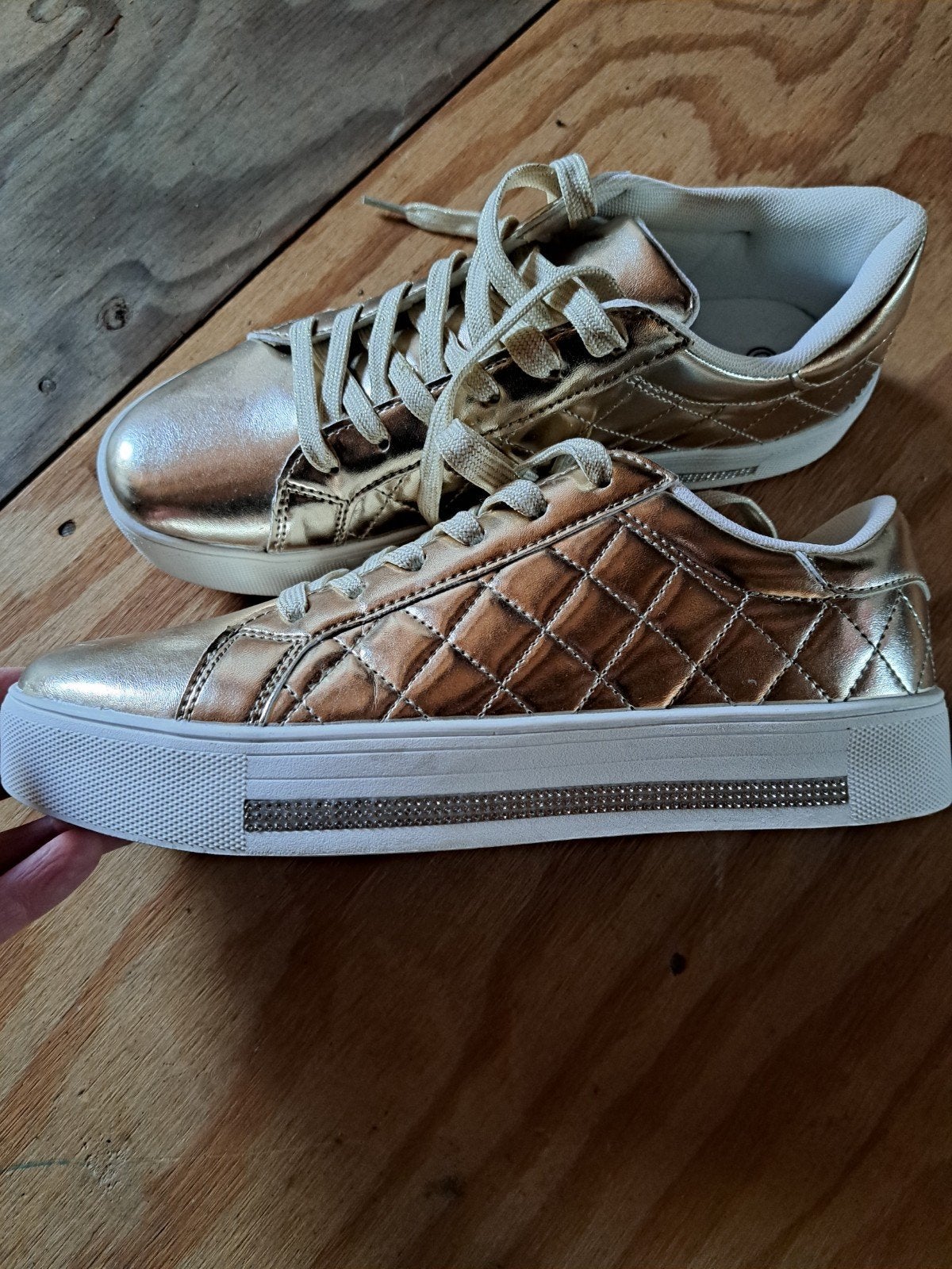 Happy slides maat 40 goudkleurige sneakers, Overige kleuren, Happy slides, Ophalen of Verzenden, Sneakers of Gympen