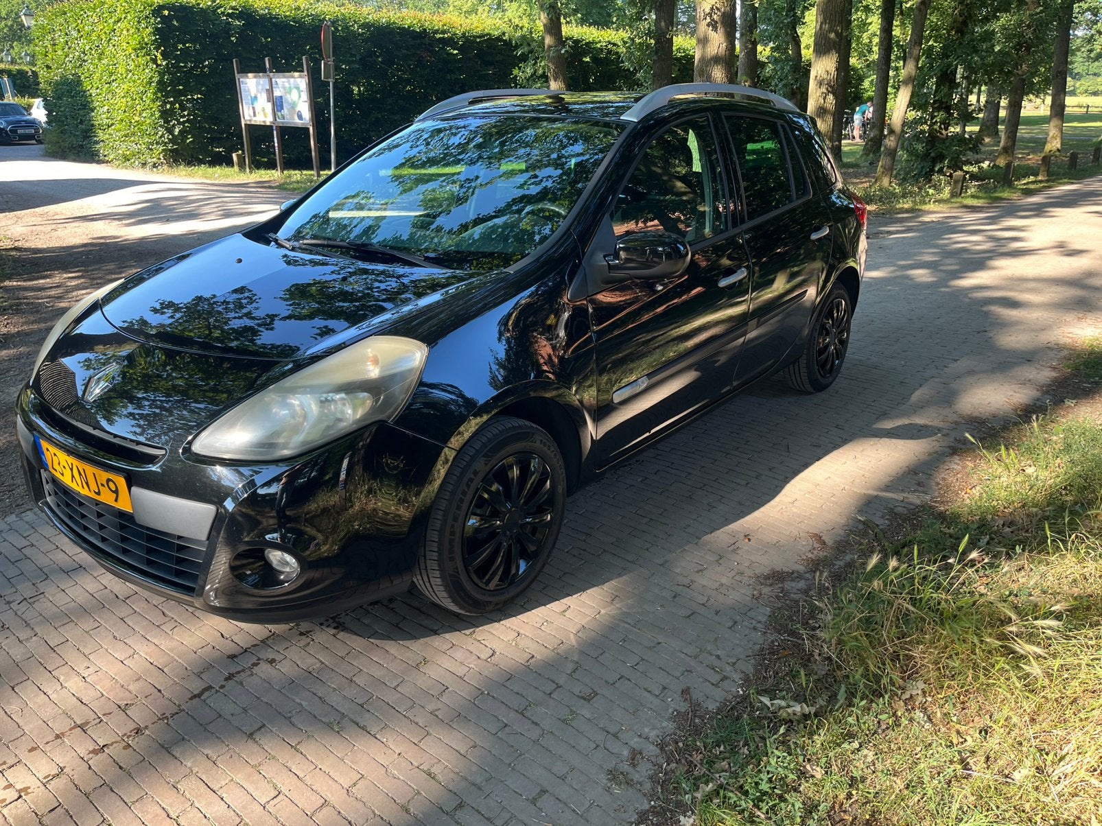 Renault Clio 1.2 16V 55KW Estate 2012 Zwart, Auto's, Voorwielaandrijving, 535 kg, 74 pk, 4 cilinders