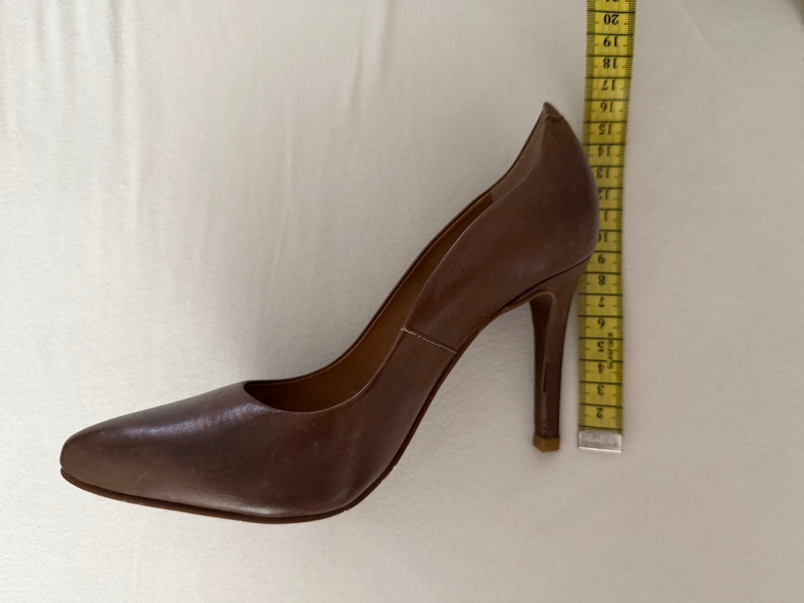 Bruine pumps, Ophalen of Verzenden, Zo goed als nieuw, Bruin