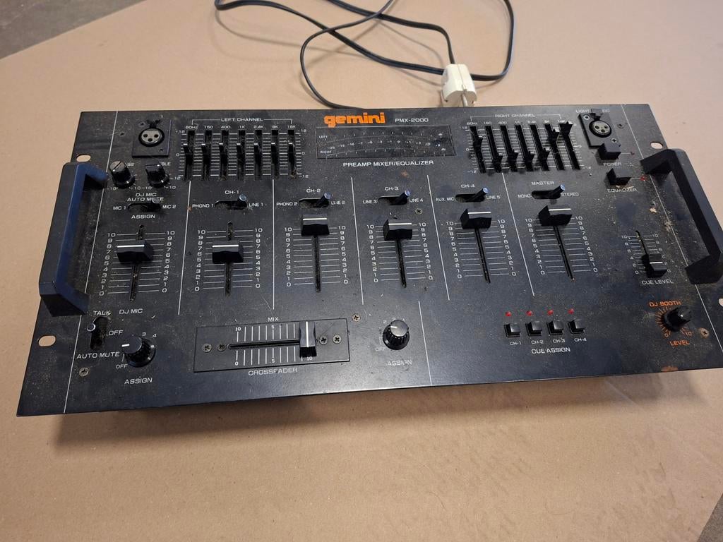 Gemini PMX-2000: Klassieke 4-kanaals DJ-mixer met EQ, Ophalen of Verzenden, Gebruikt, Dj-set, Overige merken