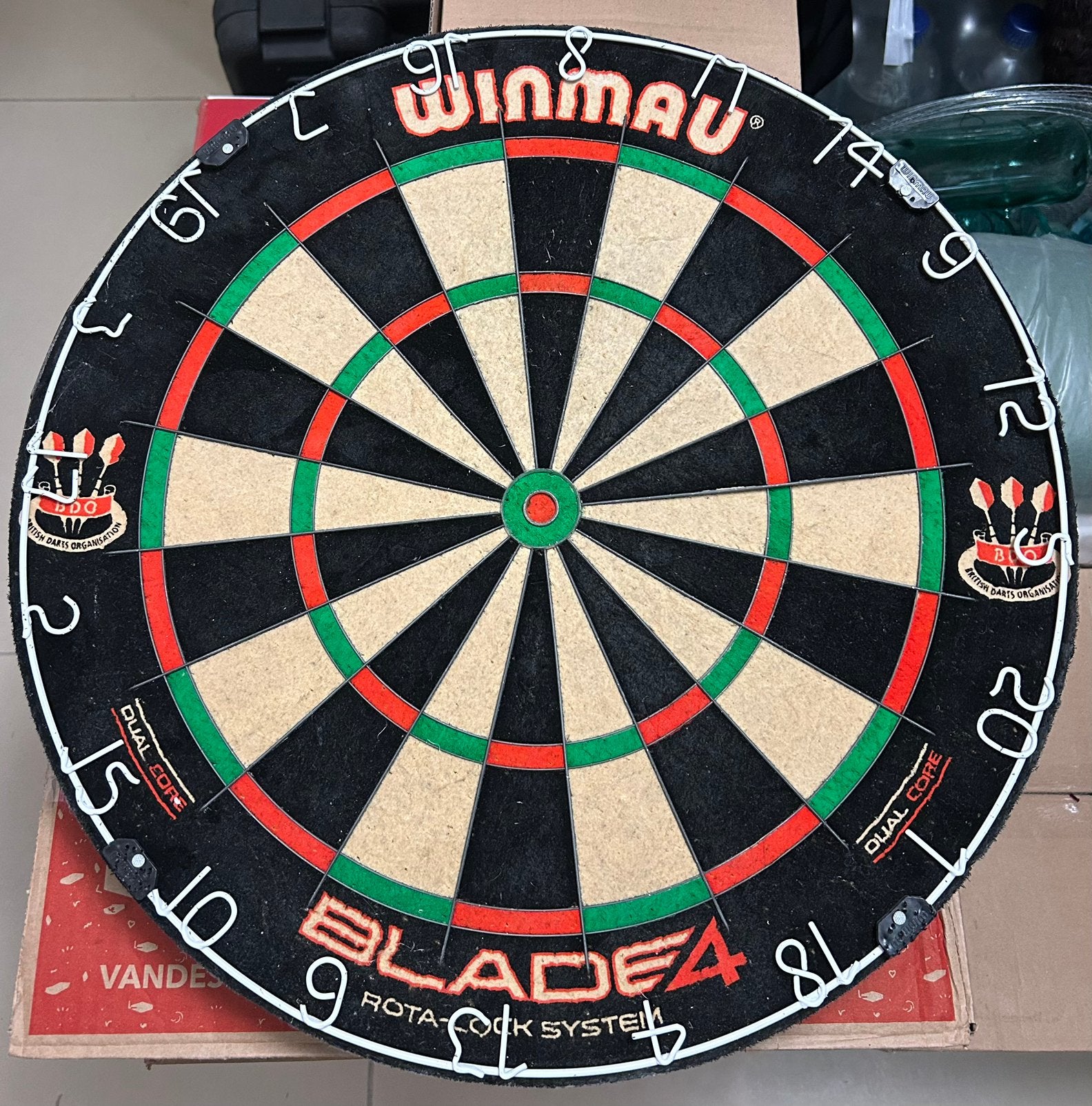 Winmau Blade 4, Sport en Fitness, Darts, Ophalen, Gebruikt, Dartbord
