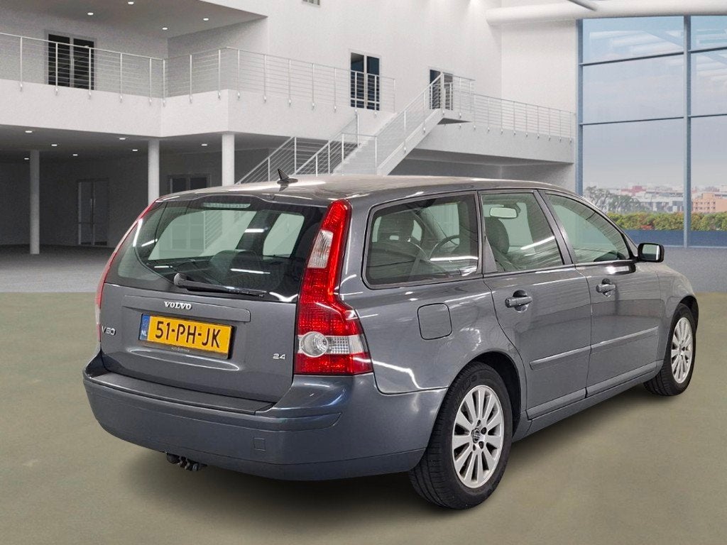 Volvo V50 2.4 Momentum, Auto's, Volvo, 700 kg, Origineel Nederlands, 1500 kg, 5 stoelen