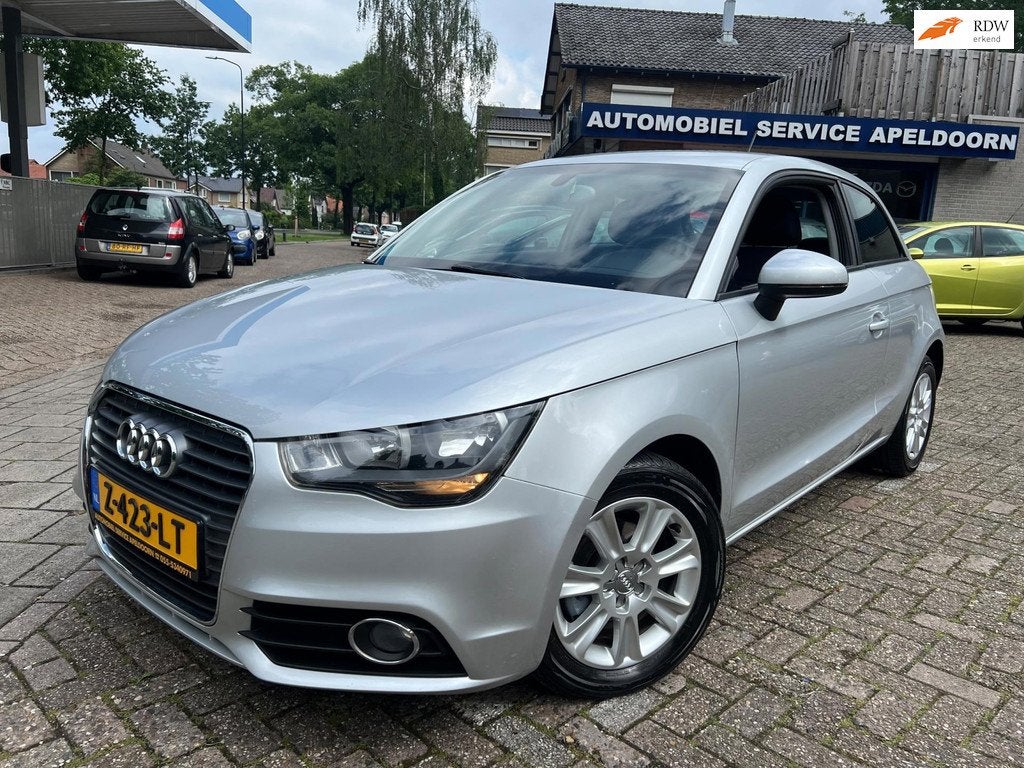 Audi A1 1.2 TFSI Attraction *CLIMA*STOELVERW.*DIML AUTOM.*EL, Auto's, Audi, Euro 5, 86 pk, 4 cilinders, 4 stoelen