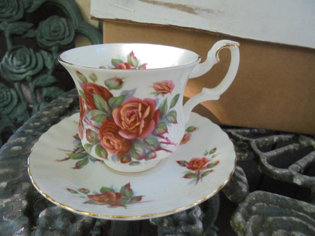 Dames Kop en schotel Royal Albert Centennial Rose, Ophalen of Verzenden