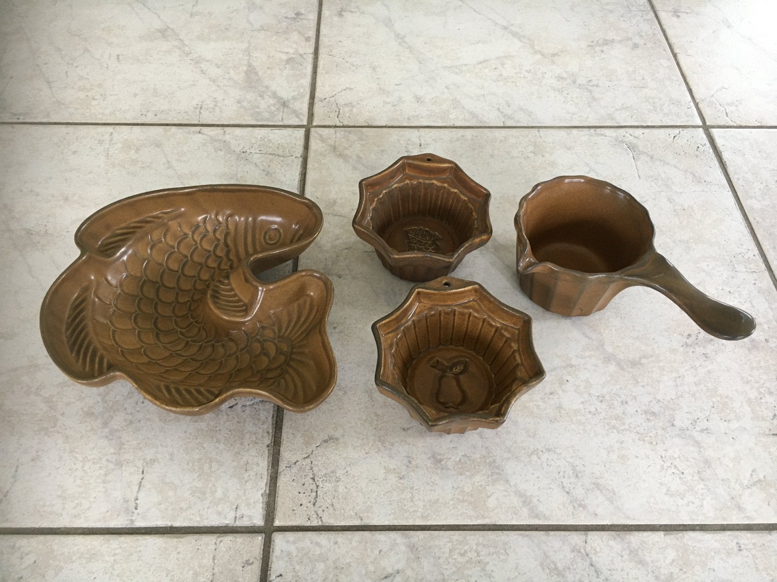 puddingvorm bakvorm vis 750ml aardewerk sauskan + vorm 250ml, Ophalen of Verzenden, Zo goed als nieuw, Overige materialen, Bruin