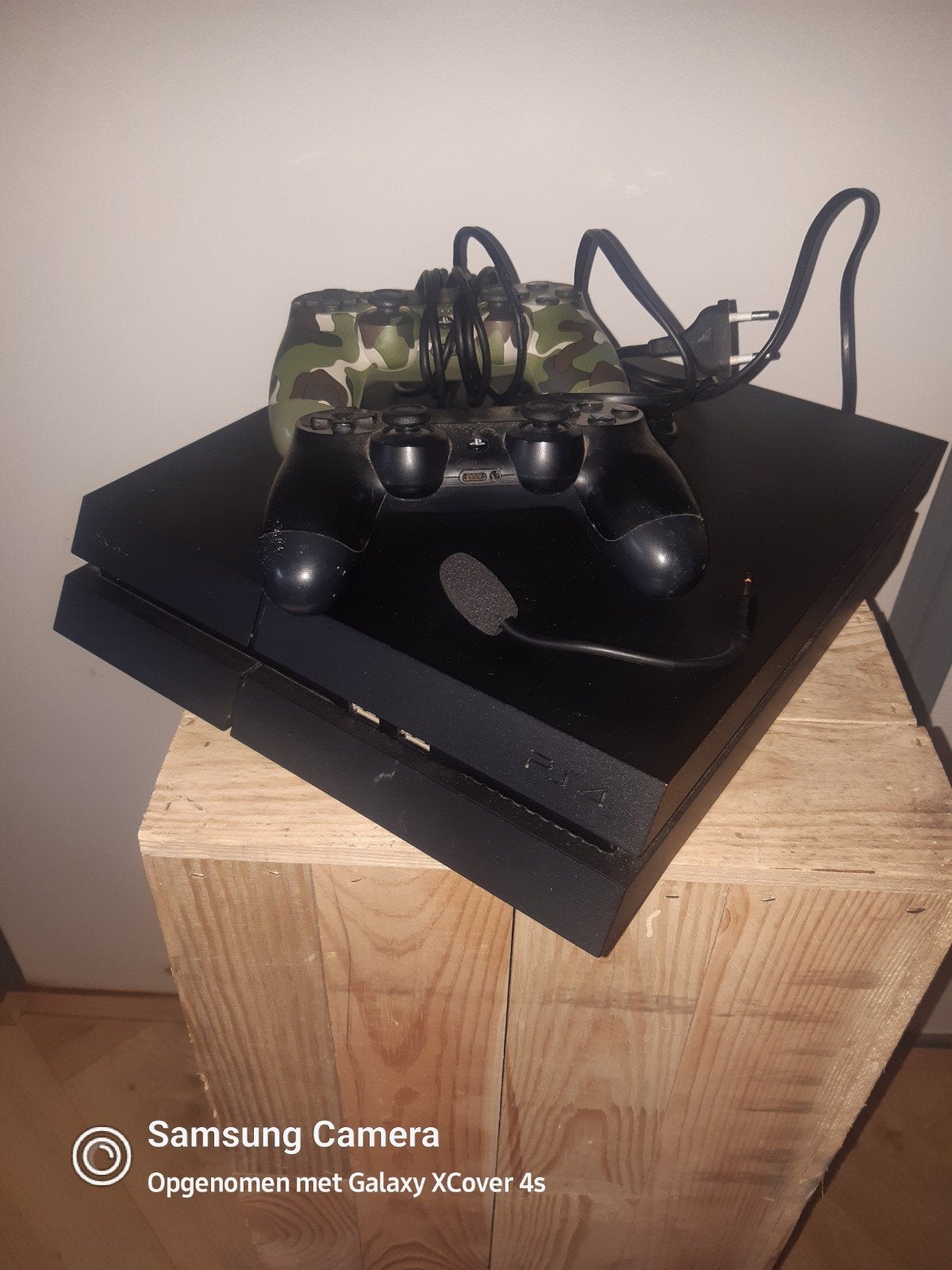 ps4 met race stuur en 4 spellen,  en 2 controllers, Spelcomputers en Games, Ophalen, Zo goed als nieuw, Met 2 controllers, Original