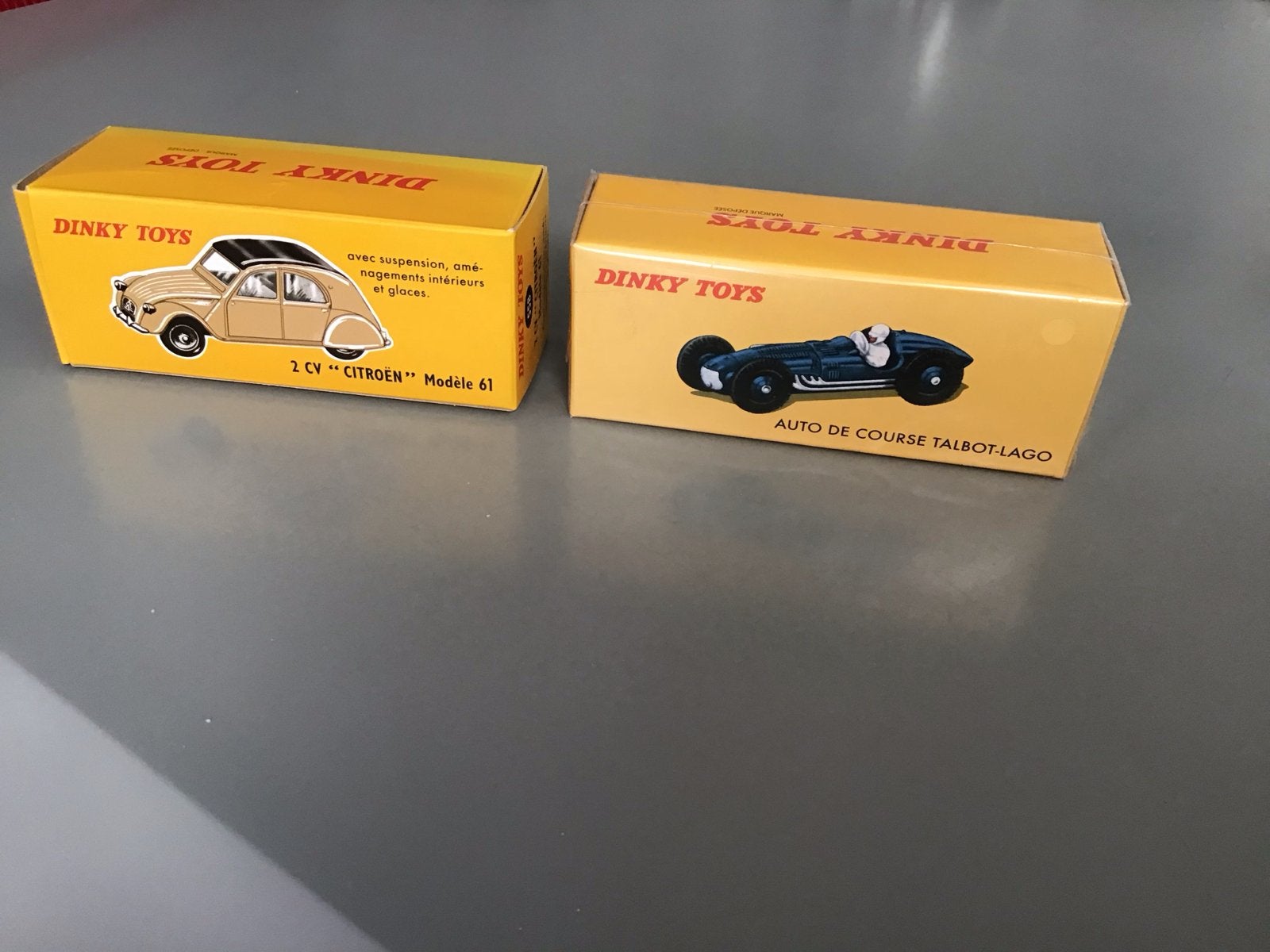 Dinky Toys: 2 CV "CITROËN" Modèle 61 & AUTO DE COURSE TALBOT, Ophalen, Nieuw