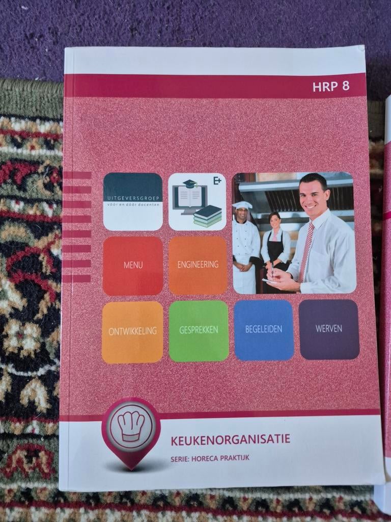 Horeca Praktijk & Vakleer Boeken (3 stuks), Ophalen of Verzenden, Zo goed als nieuw, MBO, Uitgeversgroep Edu'Actief