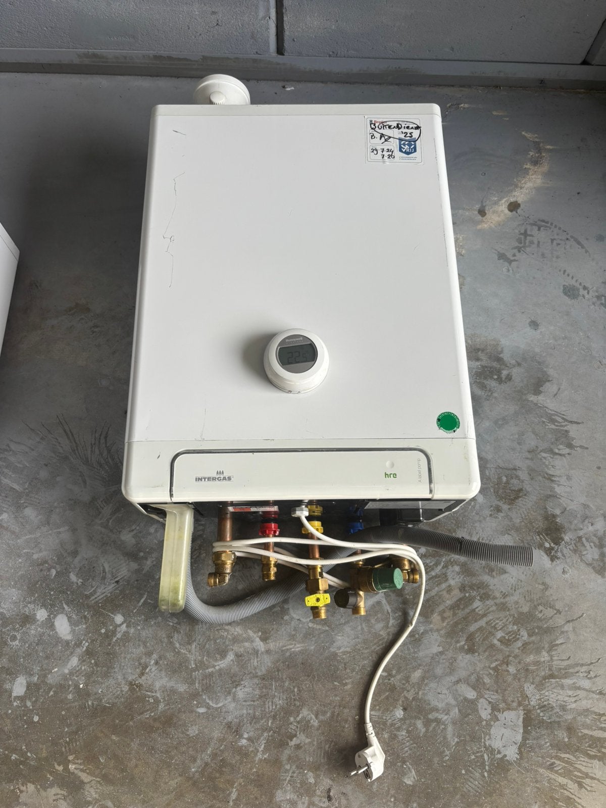 Intergas cv ketel van 2019 met thermostaat, Minder dan 20 liter, Ophalen, Zo goed als nieuw, Geiser