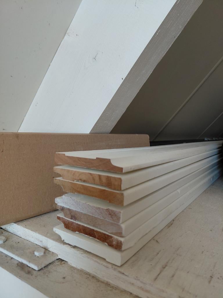 Strakke plint - Meranti -12x90 mm, Ophalen, Nieuw