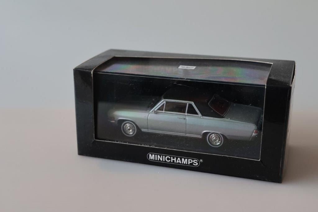 Minichamps Opel Diplomat V8 Coupe zilvergrijs, Ophalen of Verzenden, Zo goed als nieuw, Auto, MiniChamps