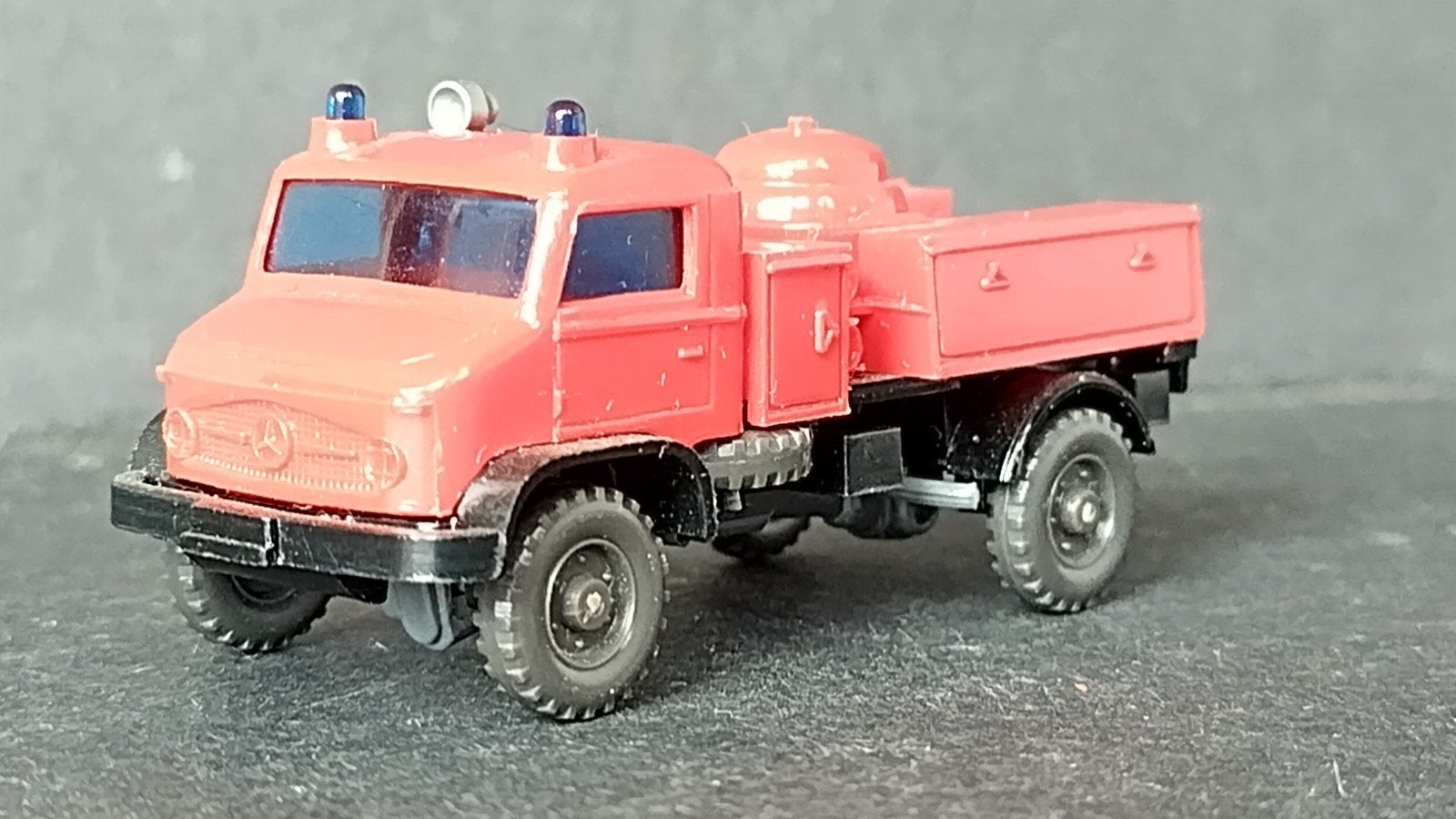 Mercedes Unimog 1:87 Wiking Pol, Hobby en Vrije tijd, Verzenden, Wiking, M, Zo goed als nieuw