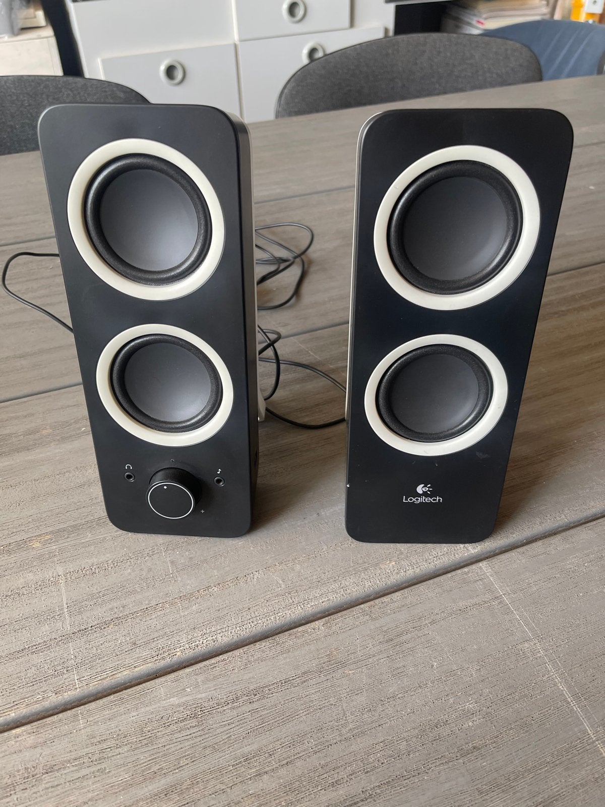 Logitech Z200 Stereo Speakers - Zwart, Stereo speakers, Logitech, Ophalen of Verzenden, Zo goed als nieuw