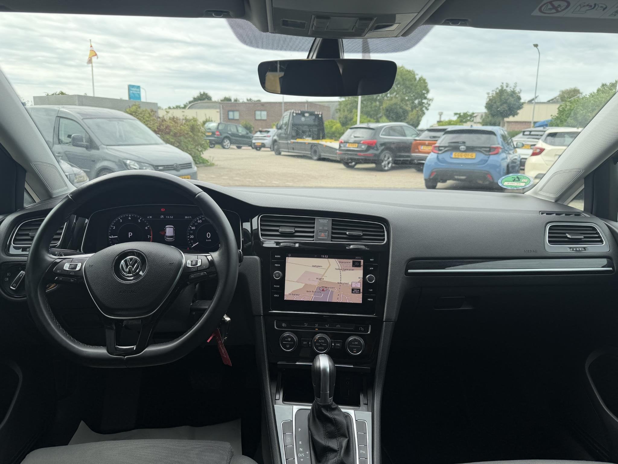 Volkswagen Golf 1.0 TSI Highline VIRTUAL DISPLAY| PARKEER SE, Gebruikt, 620 kg, Bedrijf, Golf