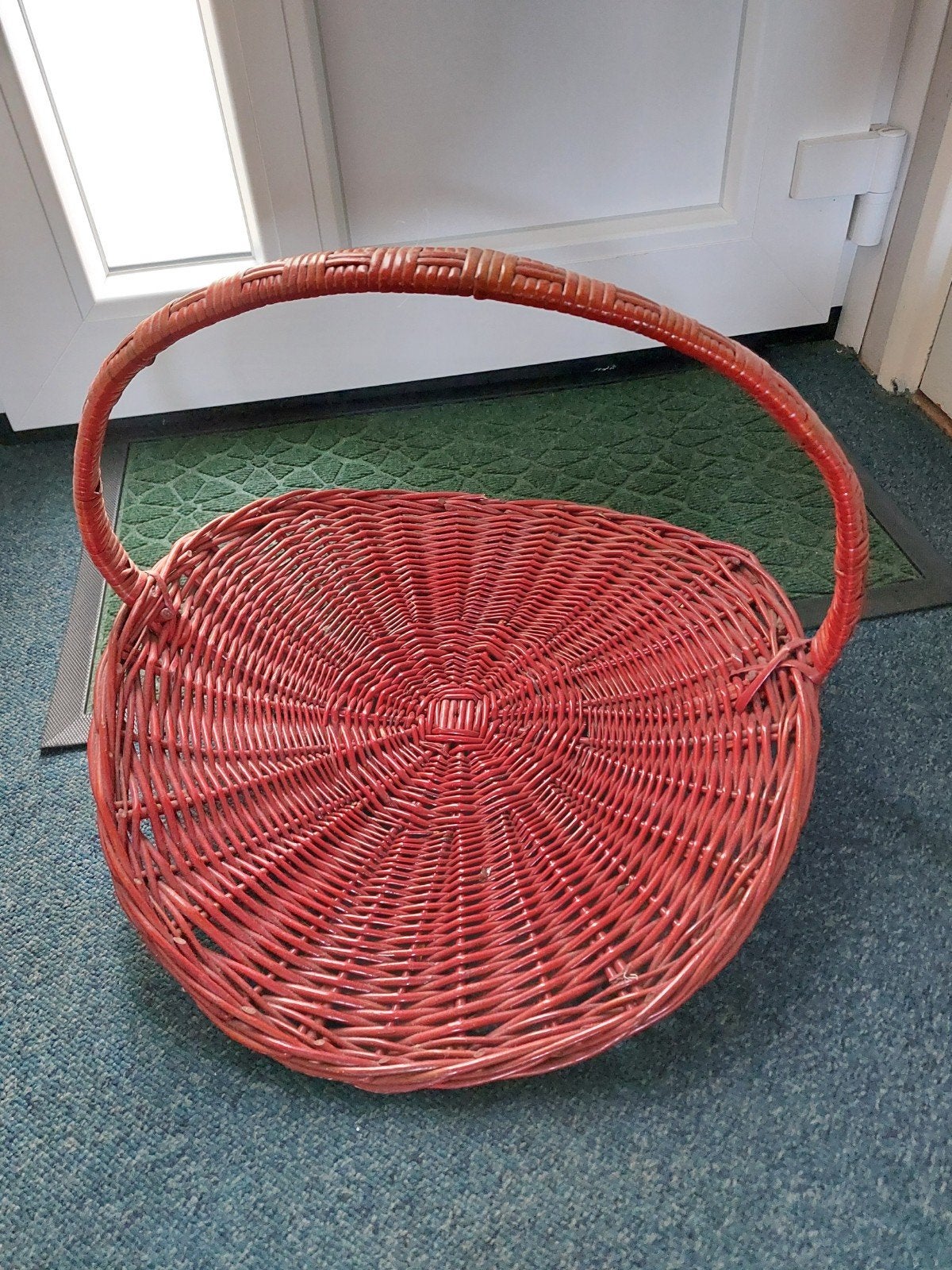 Vintage rode rieten mand lectuurmand bloemenmand, Verzamelen, Ophalen, Huis en Inrichting