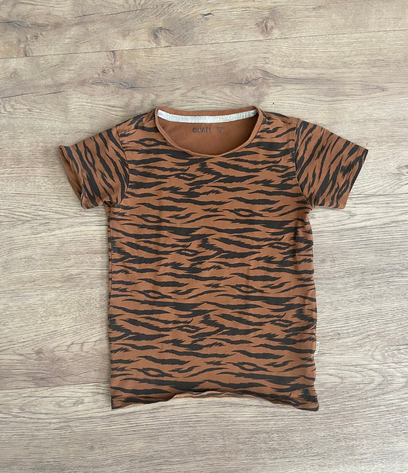 Quapi tijgerprint shirt maat 122/128 t-shirt pyjama, Ophalen of Verzenden, Zo goed als nieuw, Jongen, Shirt of Longsleeve