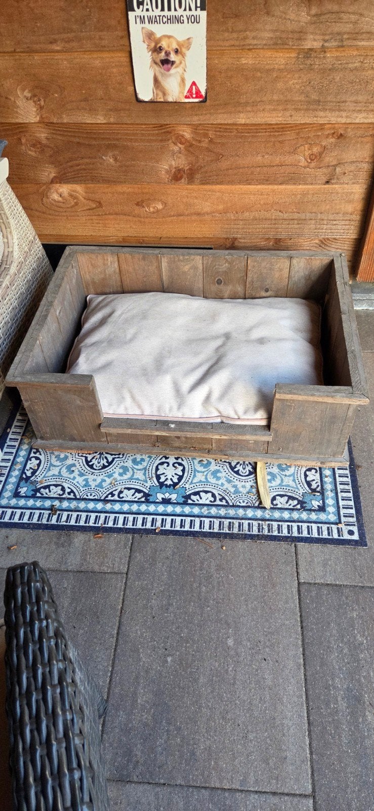 leuke houten hondenbed voor buiten of binnen met kussen, Ophalen, Gebruikt, Overige