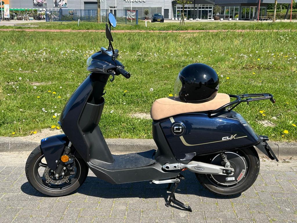 Nette CUX elektrische scooter met lader, Ophalen, Zo goed als nieuw, Overige typen, Overige merken