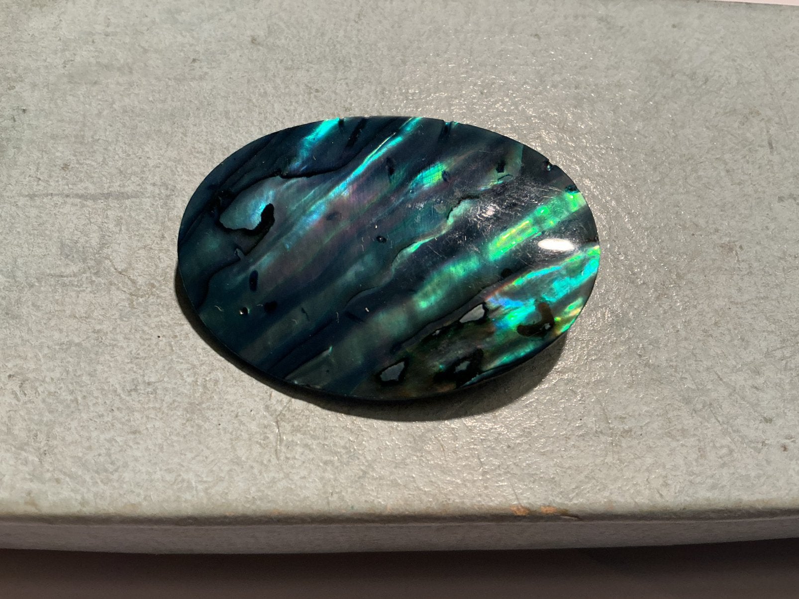 BROCHE MET ABALONE PARELMOER, Ophalen of Verzenden, Broche