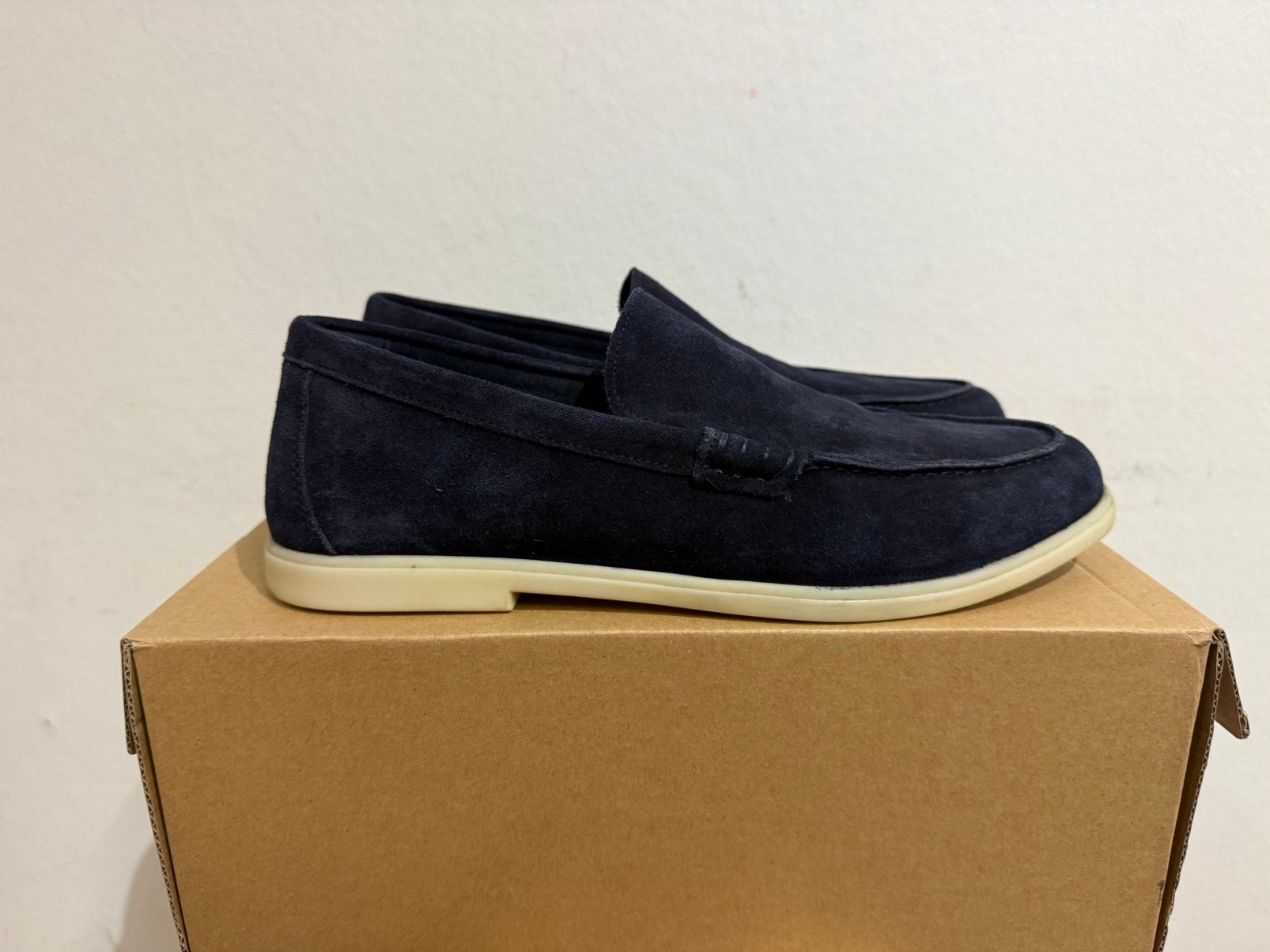 Te koop zo goed als nieuwe Zara Loafers navy maat 41, Postlaan 3, Ophalen of Verzenden, Zo goed als nieuw, 123@home.nl