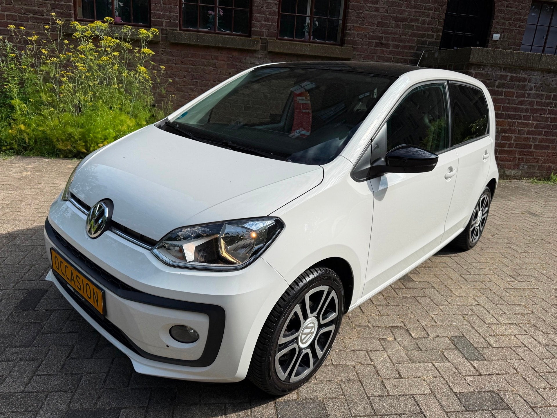 Volkswagen Up! 1.0 up! Edition White / Black Model 2020 5Drs, Voorwielaandrijving, Stof, Gebruikt, Up!
