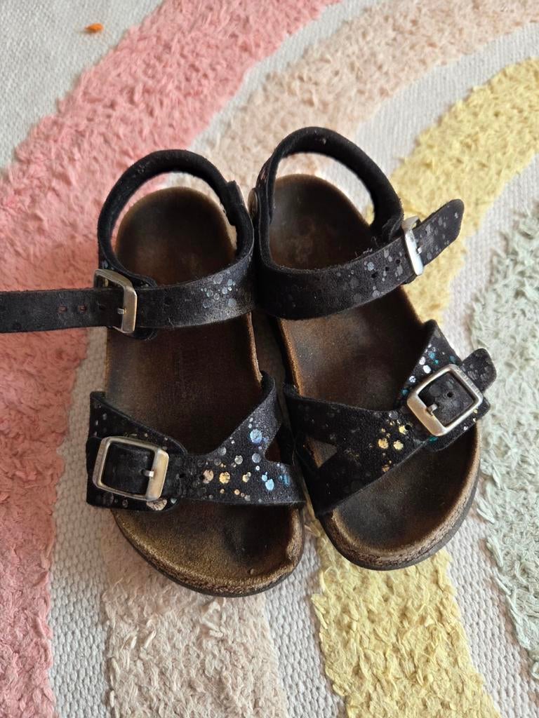 Zwarte birkinstock sandalen met glitter
Veel gedragen daarom, Kinderen en Baby's, Kinderkleding | Schoenen en Sokken, Gebruikt