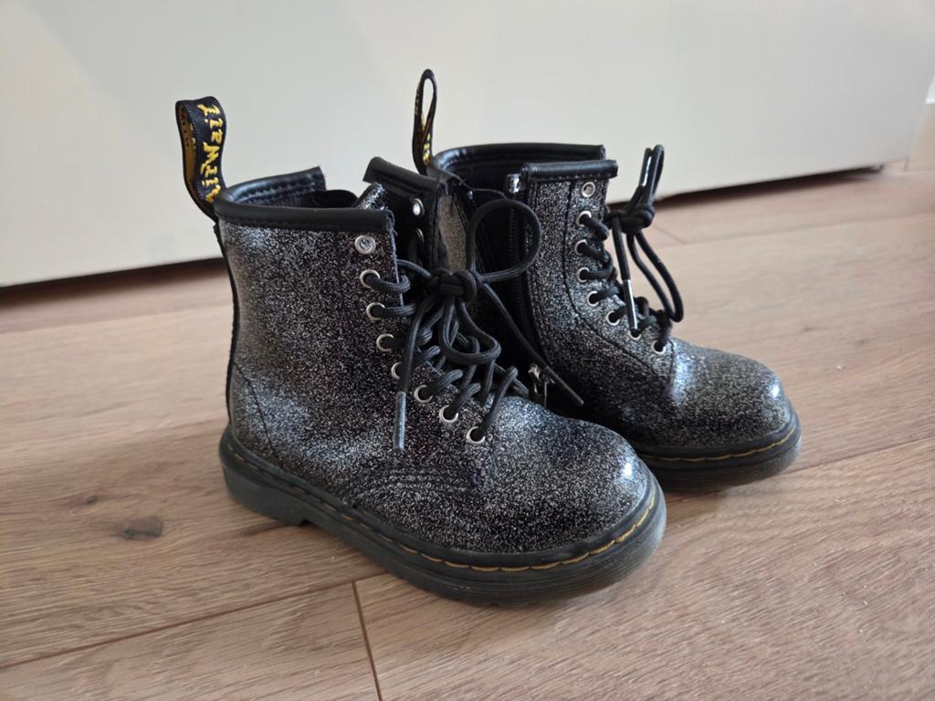 Dr Martens maat 23, Kinderen en Baby's, Kinderkleding | Schoenen en Sokken, Ophalen of Verzenden, Zo goed als nieuw, Meisje, Laarzen