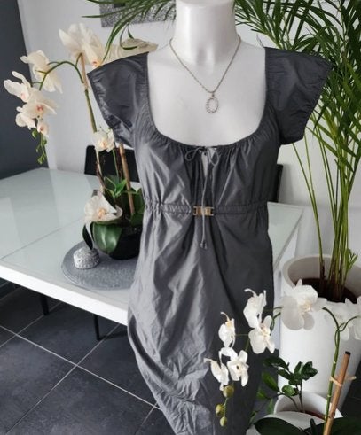 New Kookai fashion dress, Kleding | Dames, Jurken, Nieuw, Maat 38/40 (M), Grijs, Onder de knie, Ophalen of Verzenden