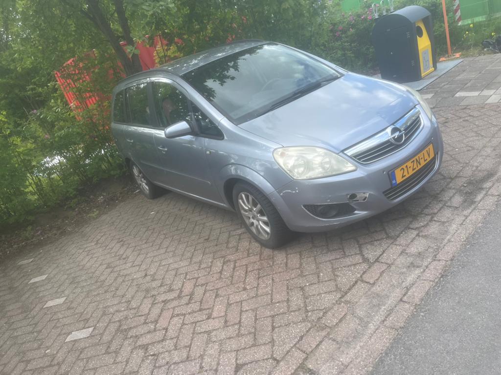 Opel Zafira 1.8 Easytronic 2008 Grijs, Stof, 4 cilinders, 75 €/maand, Zafira