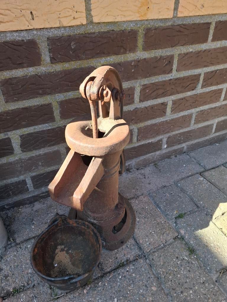 Kleine pomp, Ophalen