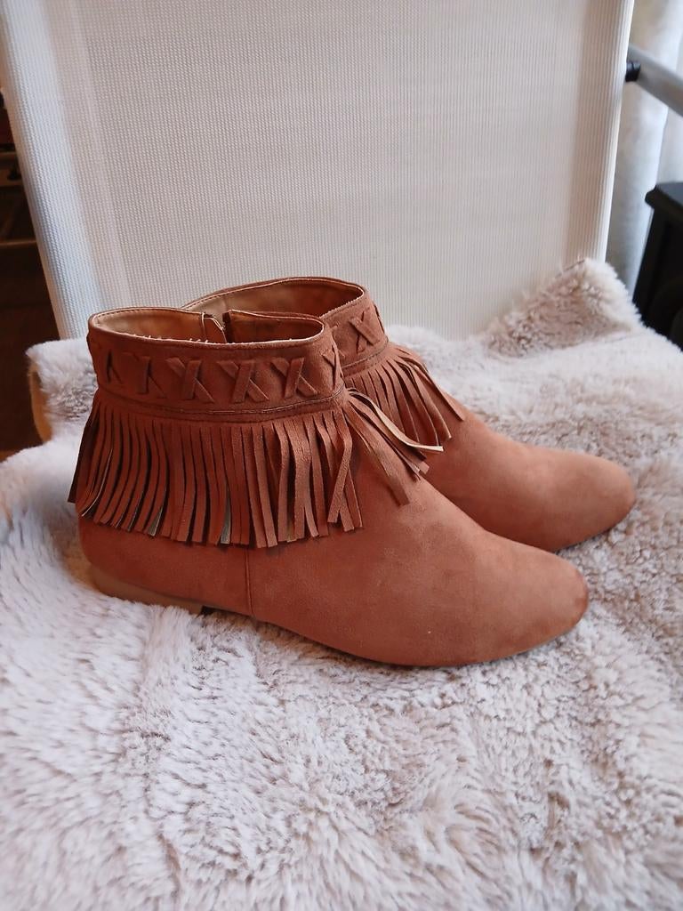elegante suede lage BOOTIES, Maat 41,dames/heren, Kleding | Dames, Schoenen, Ophalen of Verzenden, Zo goed als nieuw