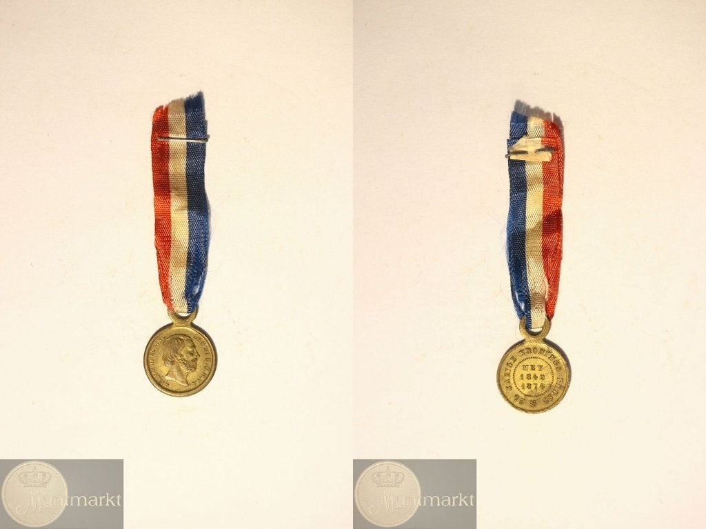 Draagteken 1874 '25-Jarig Regeringsjubileum Willem III', Ophalen of Verzenden, Overige materialen, Nederland
