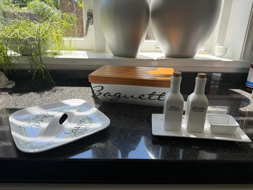 Riviera Maison Keuken Set: Broodschaal, Olie/Azijn, Snacksch, Huis en Inrichting, Keuken | Keukenbenodigdheden, Overige typen