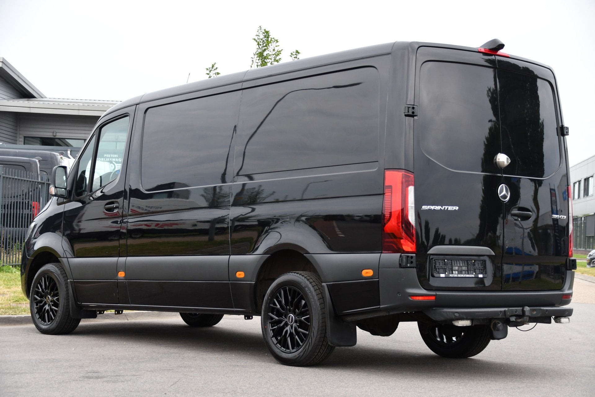 Mercedes-Benz Sprinter 319 V6 3.0 CDI L2H1 Black Edition FUL, Automaat, Achterwielaandrijving, Gebruikt, 190 pk