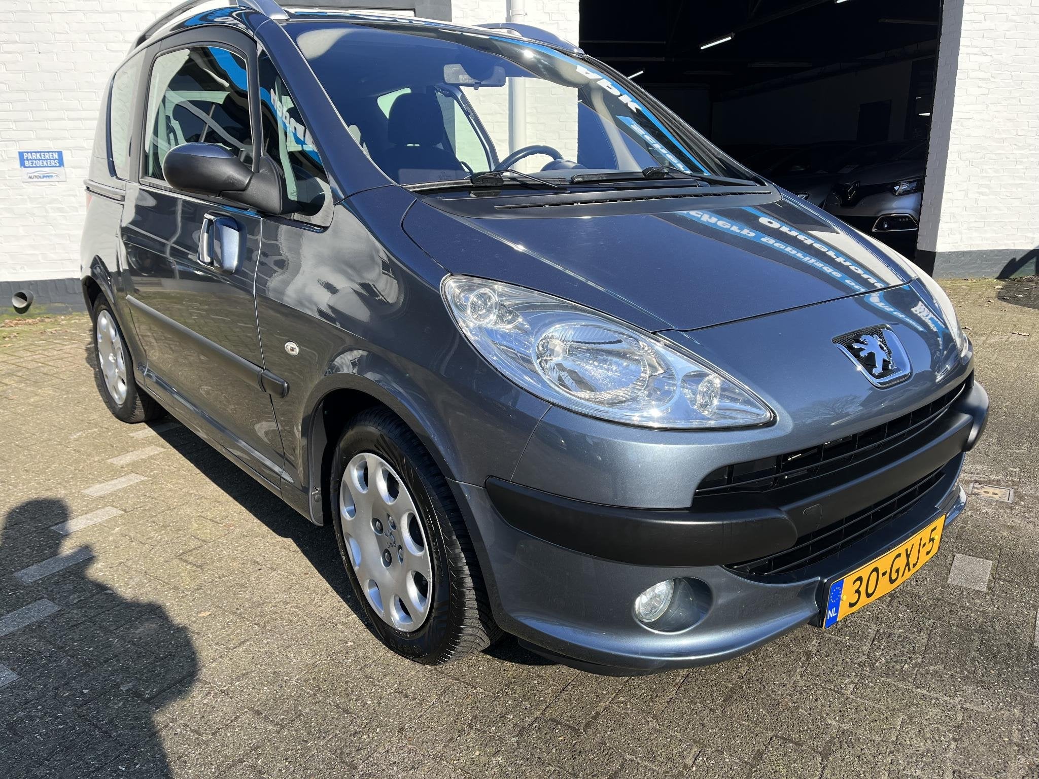 Peugeot 1007 1.6-16V Gentry /Nieuwe apk bij aflevering, Auto's, Peugeot, Voorwielaandrijving, Stof, Bedrijf, Handgeschakeld