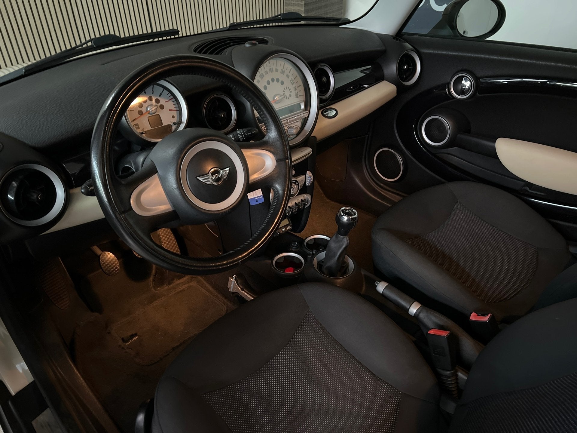Mini 3-Deurs 1.6 Cooper Pepper Airco/LMV, Auto's, Voorwielaandrijving, Gebruikt, 750 kg, 4 cilinders