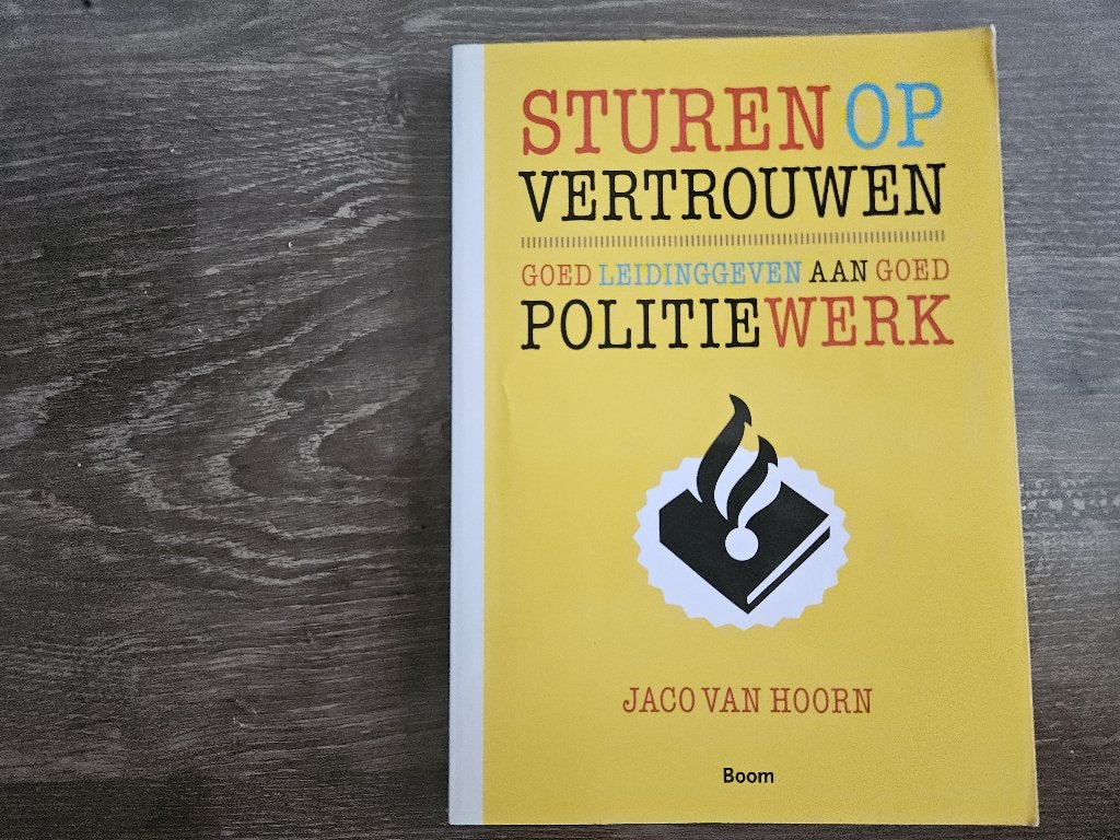 Sturen op vertrouwen (Jaco van Hoorn), Ophalen of Verzenden, Gelezen
