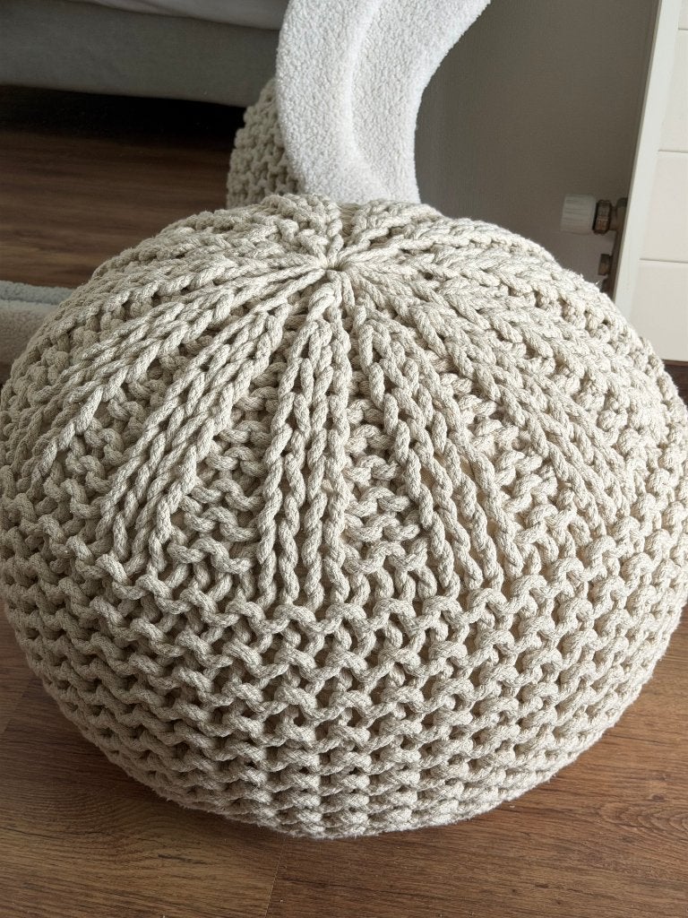 Prachtige gebreide poef, zitbankje, krukje, Ophalen, Minder dan 50 cm, Rond, Nieuw