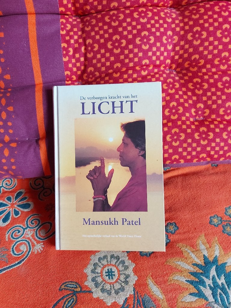 De verborgen kracht van het licht - Mansukh Patel., Ophalen of Verzenden, Zo goed als nieuw, Overige onderwerpen, Achtergrond en Informatie