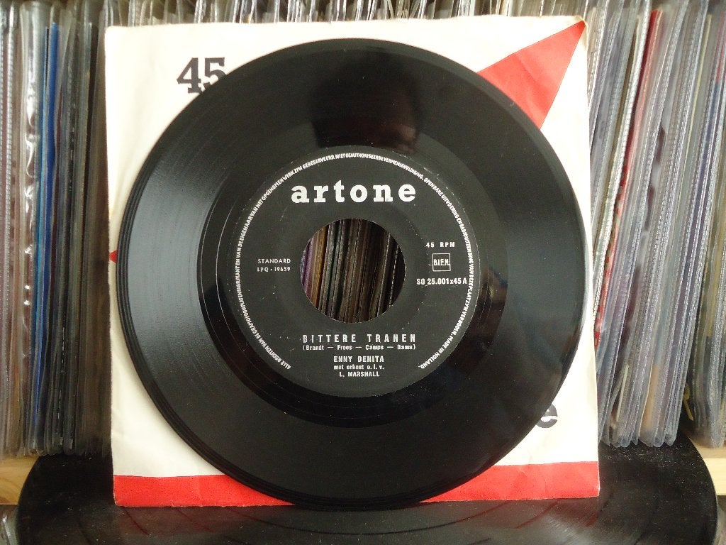7" Single Enny Denita - Bittere Tranen / Jong Van Hart En Gr, Gebruikt, 7 inch, Ophalen of Verzenden, Overige typen